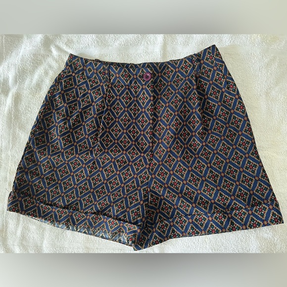 American Apparel- Classic High Waisted Cuff Shorts - Made in USA - Picture 8 of 8